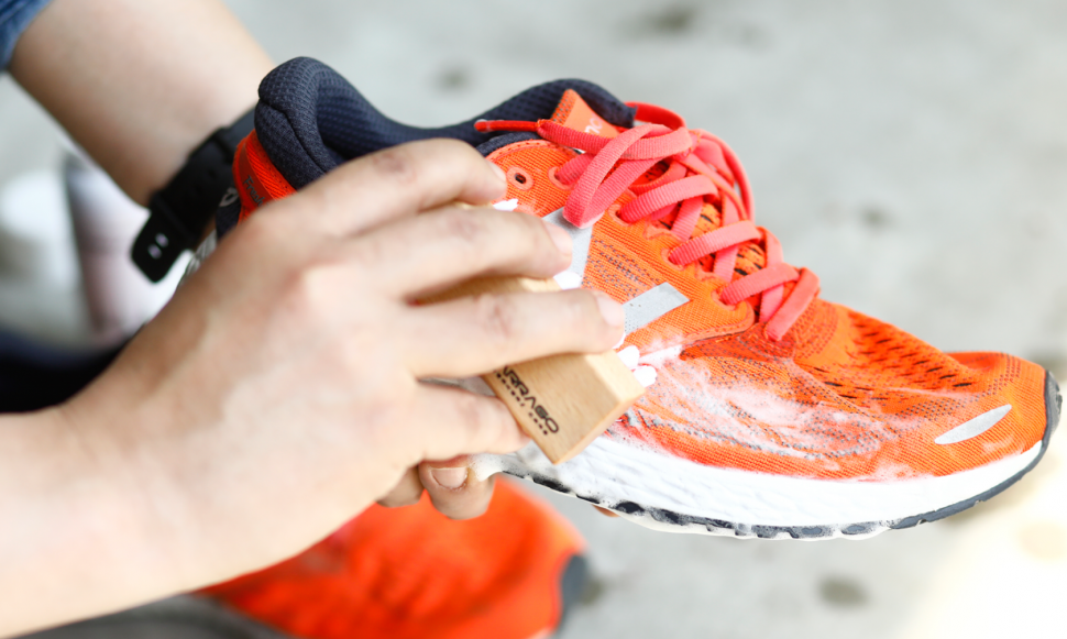Щетка для чистки кроссовок TARRAGO Sneakers Brush фото 2