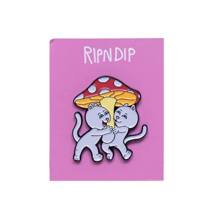Значок RIPNDIP Sharing Is Caring Pin Multi 2021